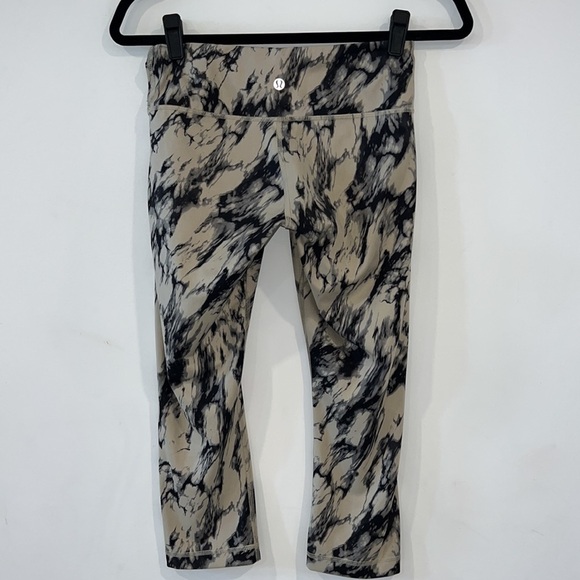 Lululemon Wunder Under Crop Full-On Luxtreme Great leggings sz 6 - Picture 5 of 12